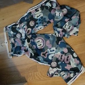 Addidas print warm up pants. Size small.